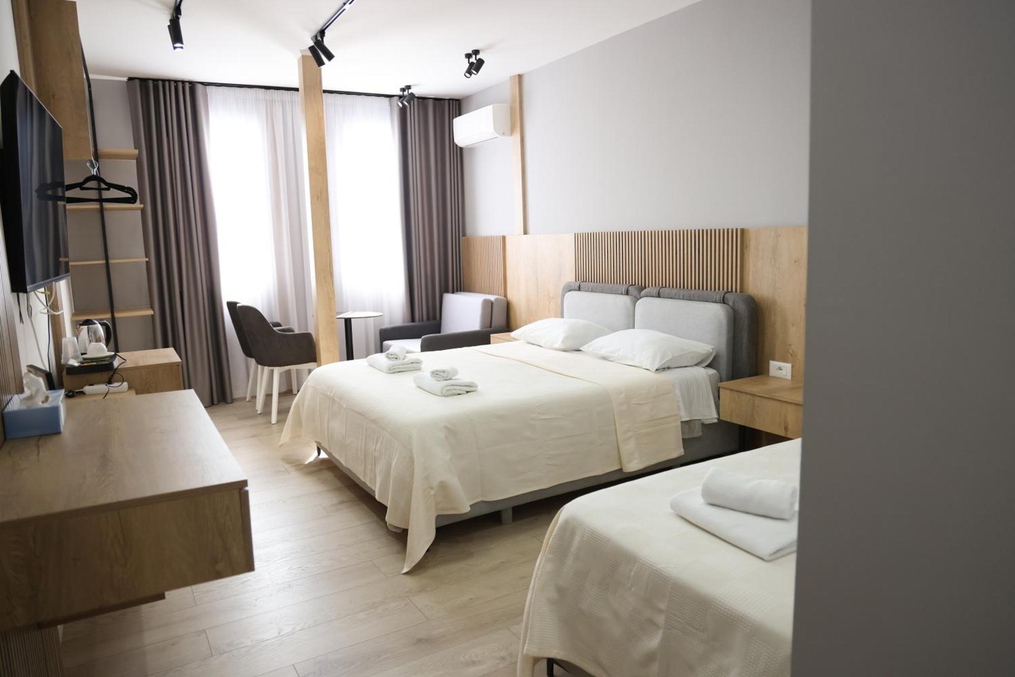 Sol Hotel Shkodër Esterno foto