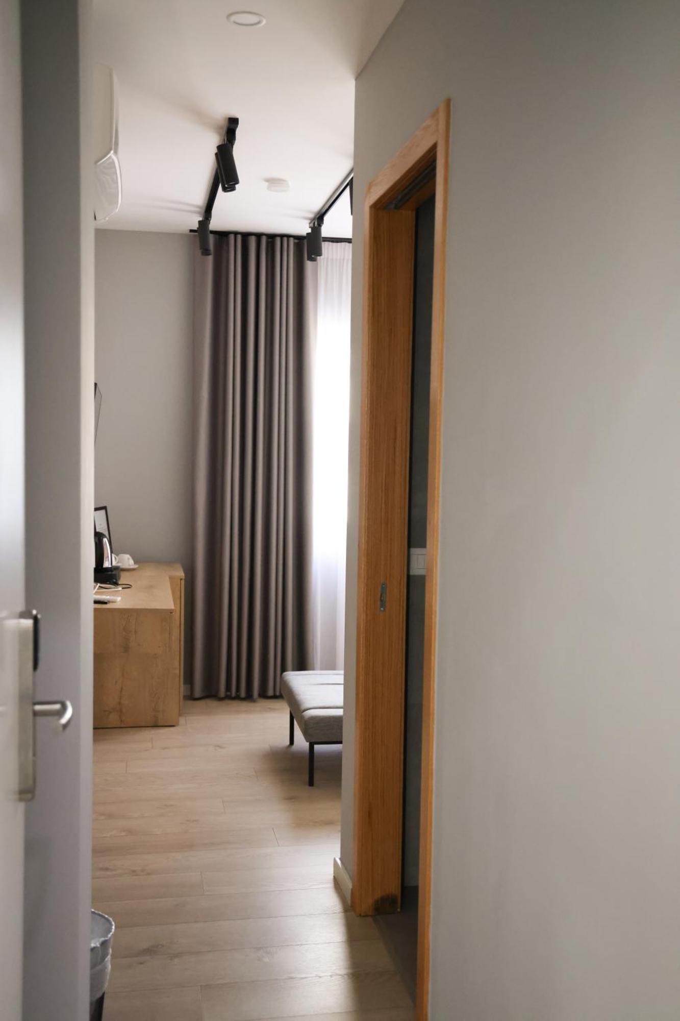 Sol Hotel Shkodër Esterno foto
