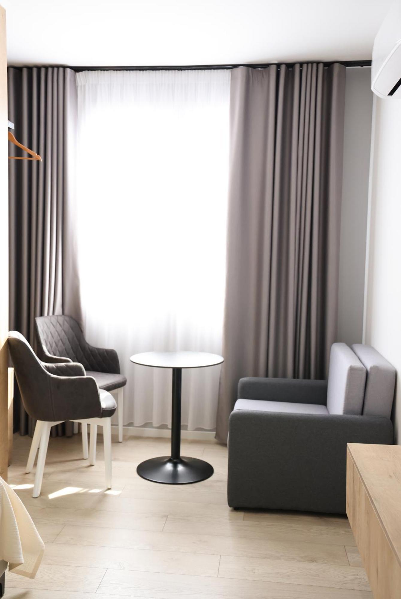 Sol Hotel Shkodër Esterno foto