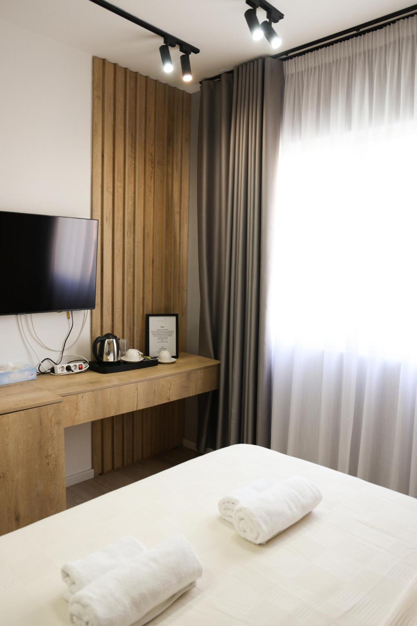 Sol Hotel Shkodër Esterno foto